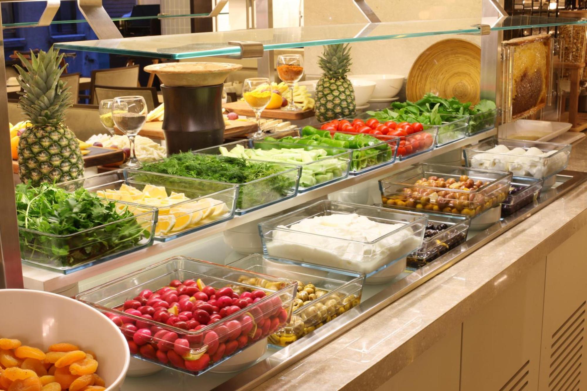 فنادق بنتلي باي مولتون - سبيشال كلاس اسطنبول المظهر الخارجي الصورة A salad bar