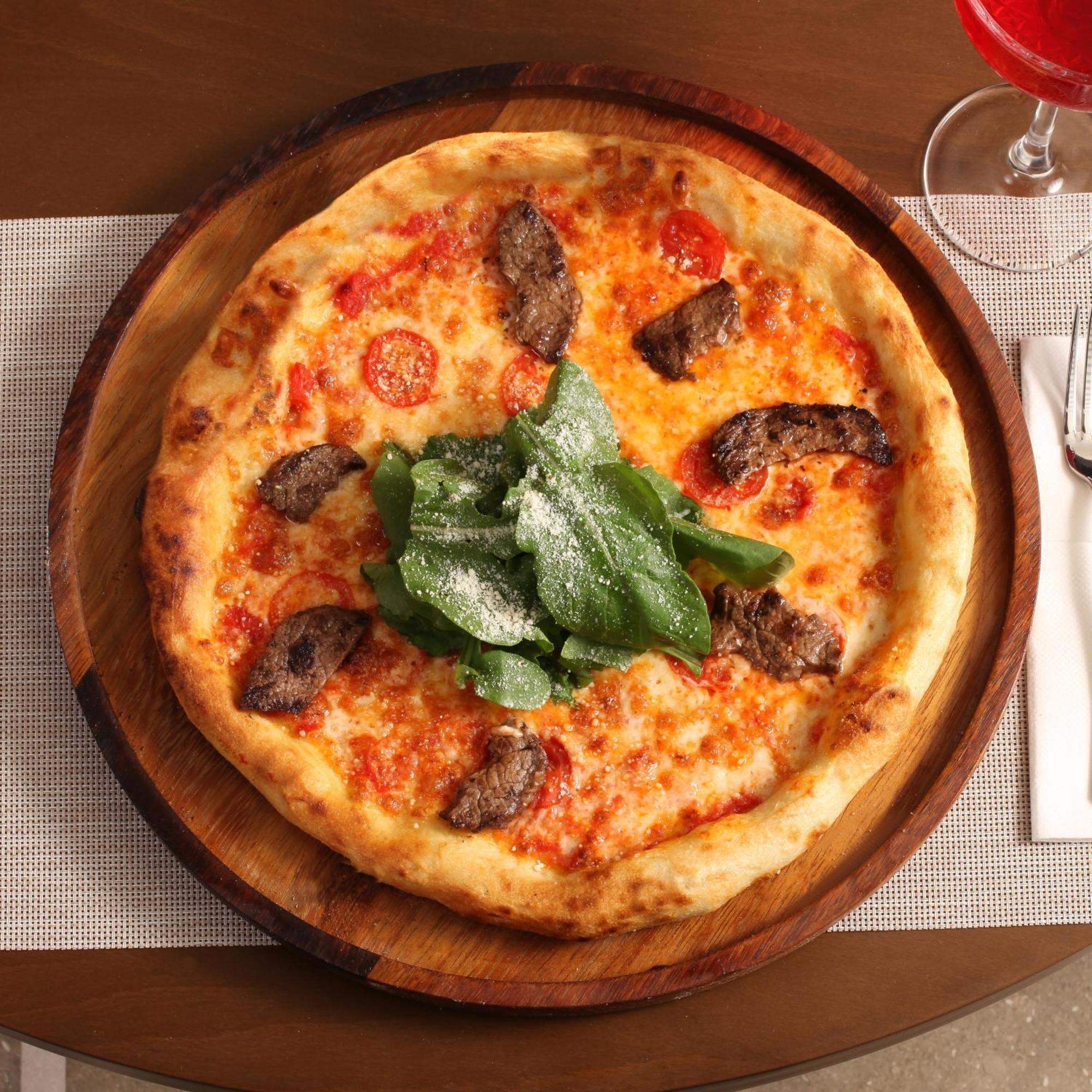فنادق بنتلي باي مولتون - سبيشال كلاس اسطنبول المظهر الخارجي الصورة A pizza with spinach