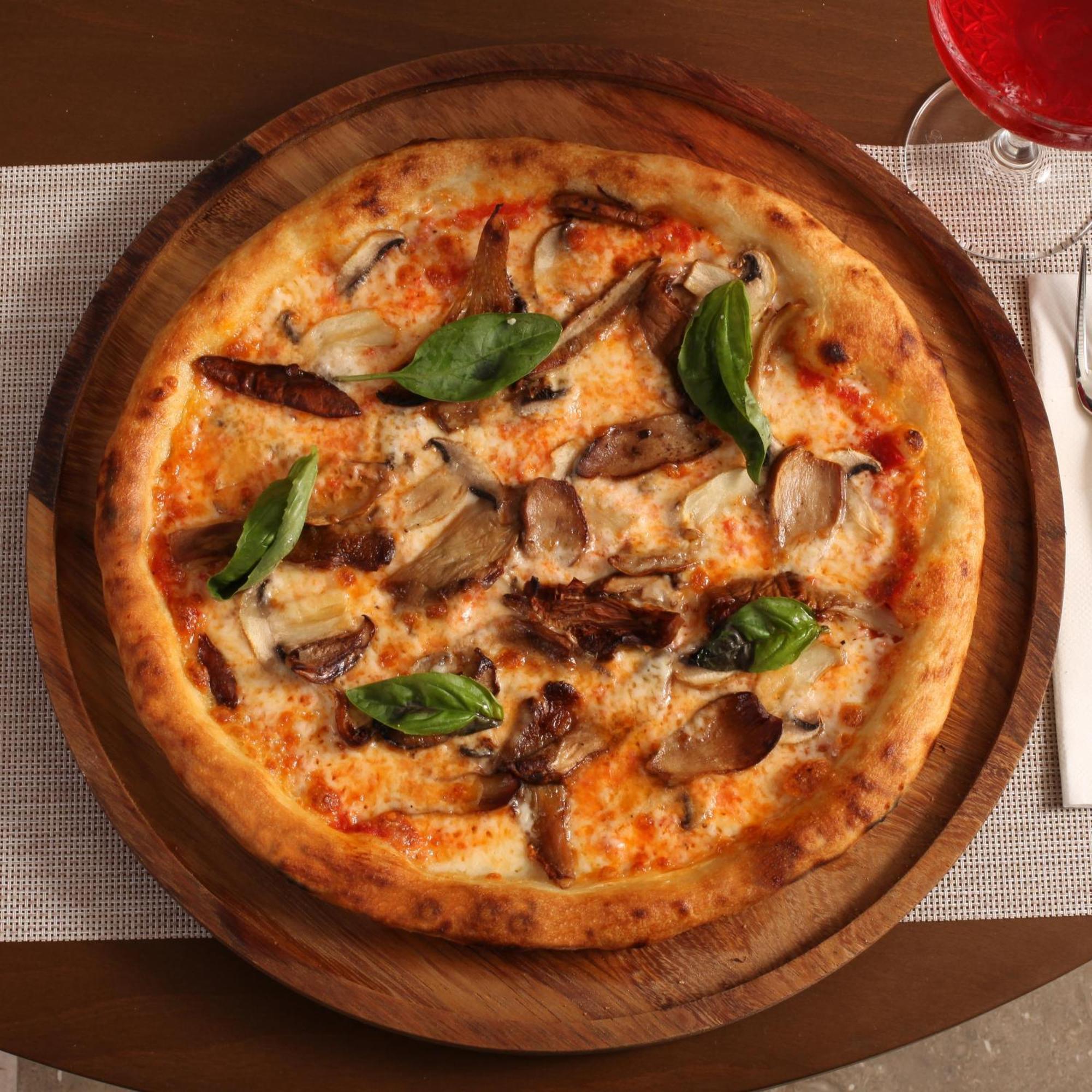 فنادق بنتلي باي مولتون - سبيشال كلاس اسطنبول المظهر الخارجي الصورة Pizza with shiitake mushrooms